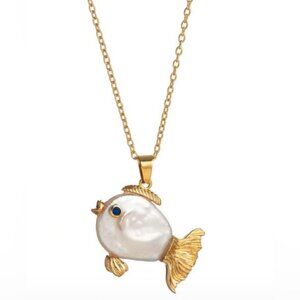 Gold Fish Pendant Necklace Q114